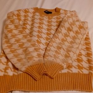 Sueter Alice blue,size m.cream  color